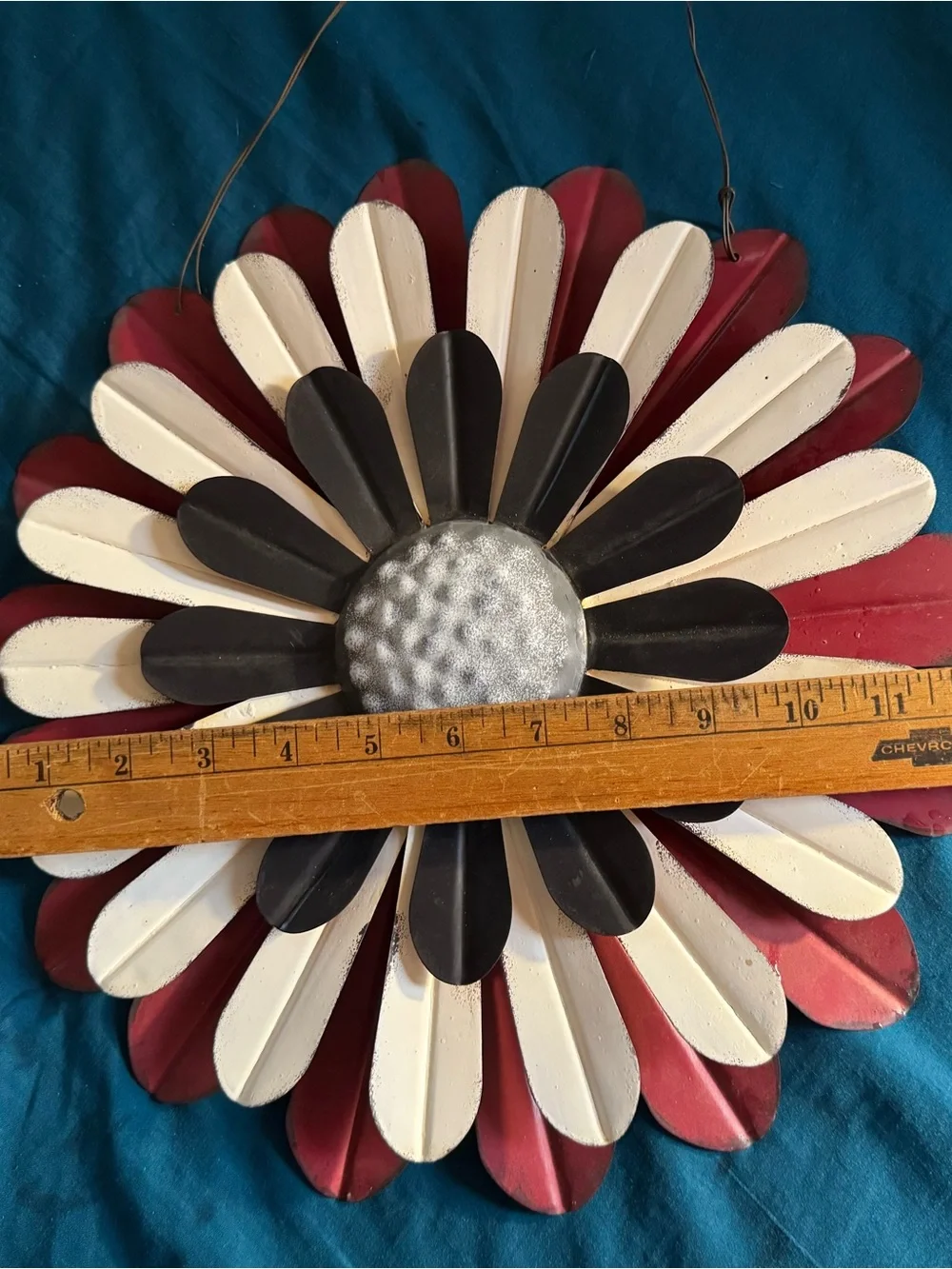 3D Layered Metal Daisy Wall Art Decor Red White Black with Attached Wire Hanger